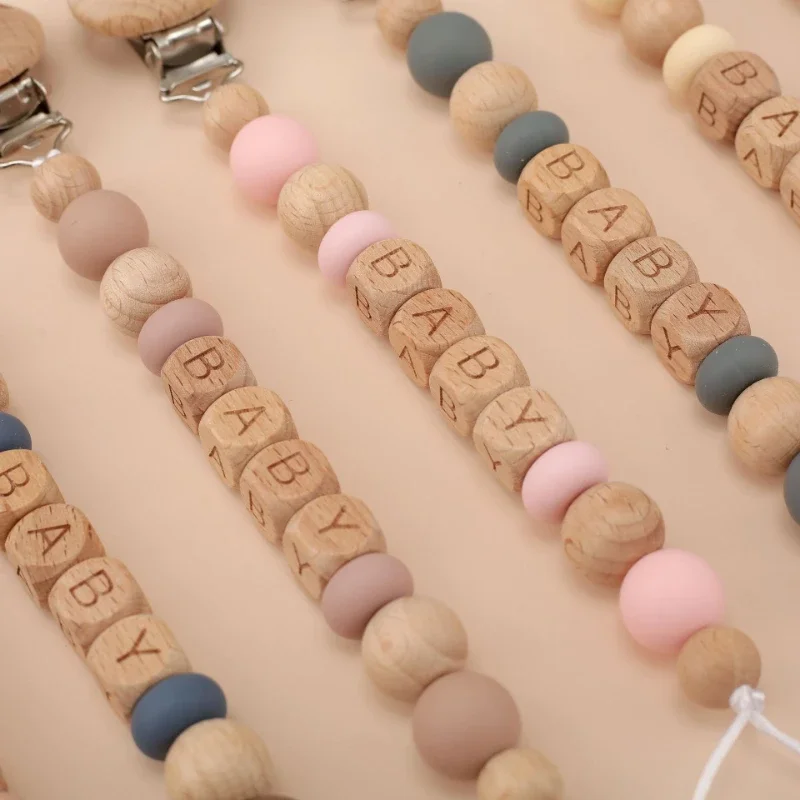 Baby Pacifier Clips Personaliz - Wooden Letter Sign recension och pris