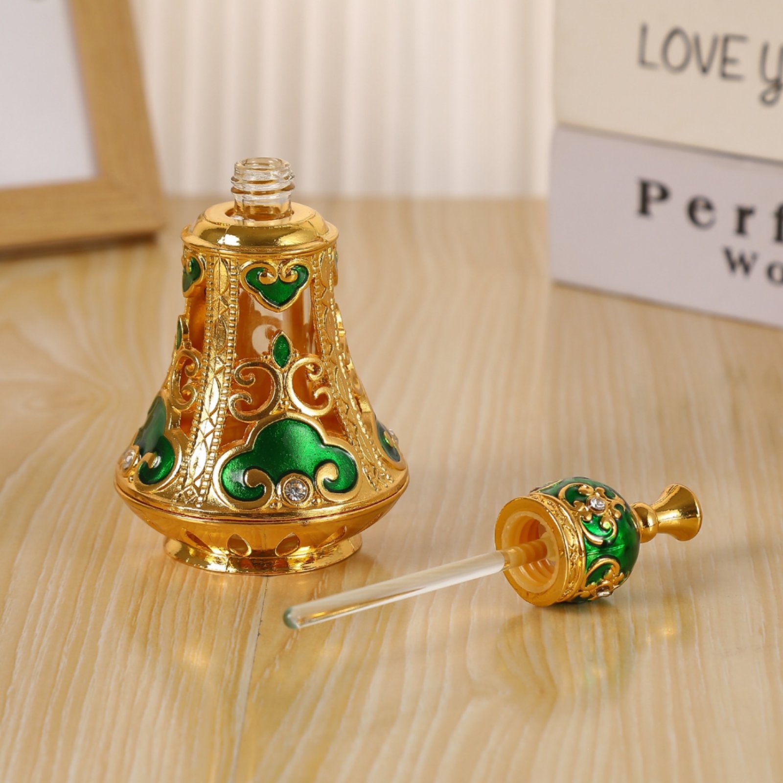 Ornate Perfume Bottle Faceted  - Home Decor Glass recension och pris